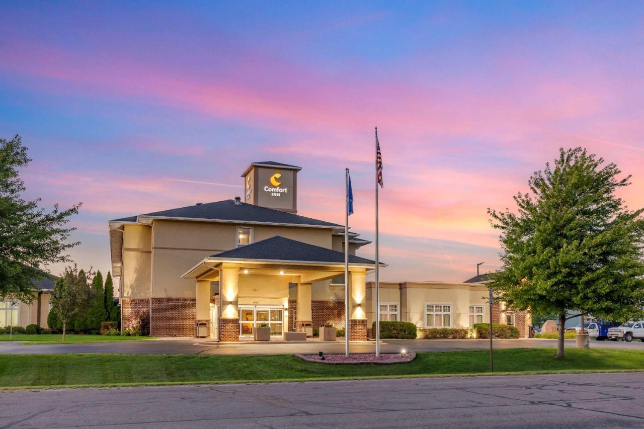 Comfort Inn Plover-Stevens Point Exterior photo